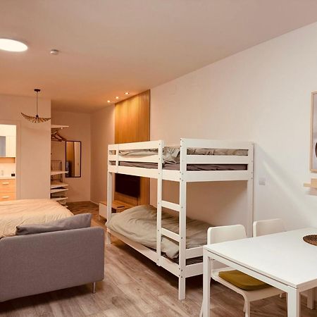 El Apartamentito De Zamarrilla Parking Gratis Incluido Malaga Luaran gambar
