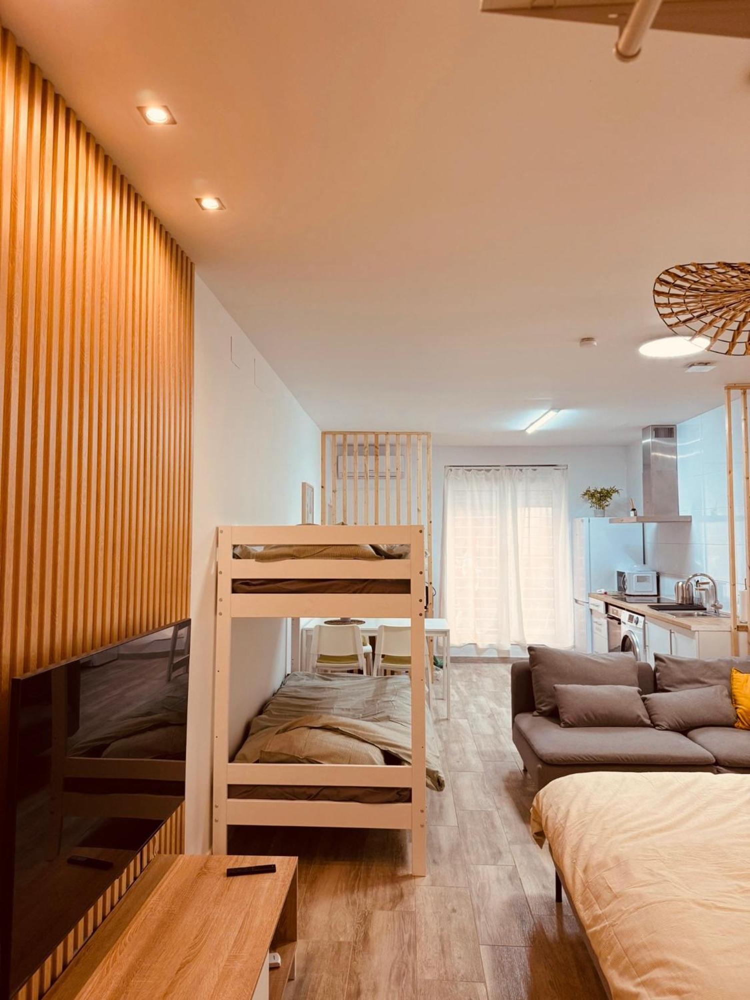El Apartamentito De Zamarrilla Parking Gratis Incluido Malaga Luaran gambar