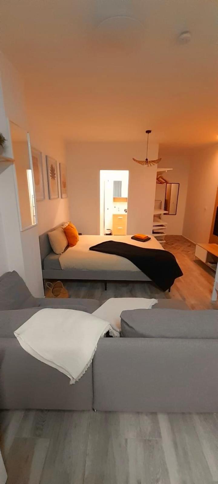 El Apartamentito De Zamarrilla Parking Gratis Incluido Malaga Luaran gambar